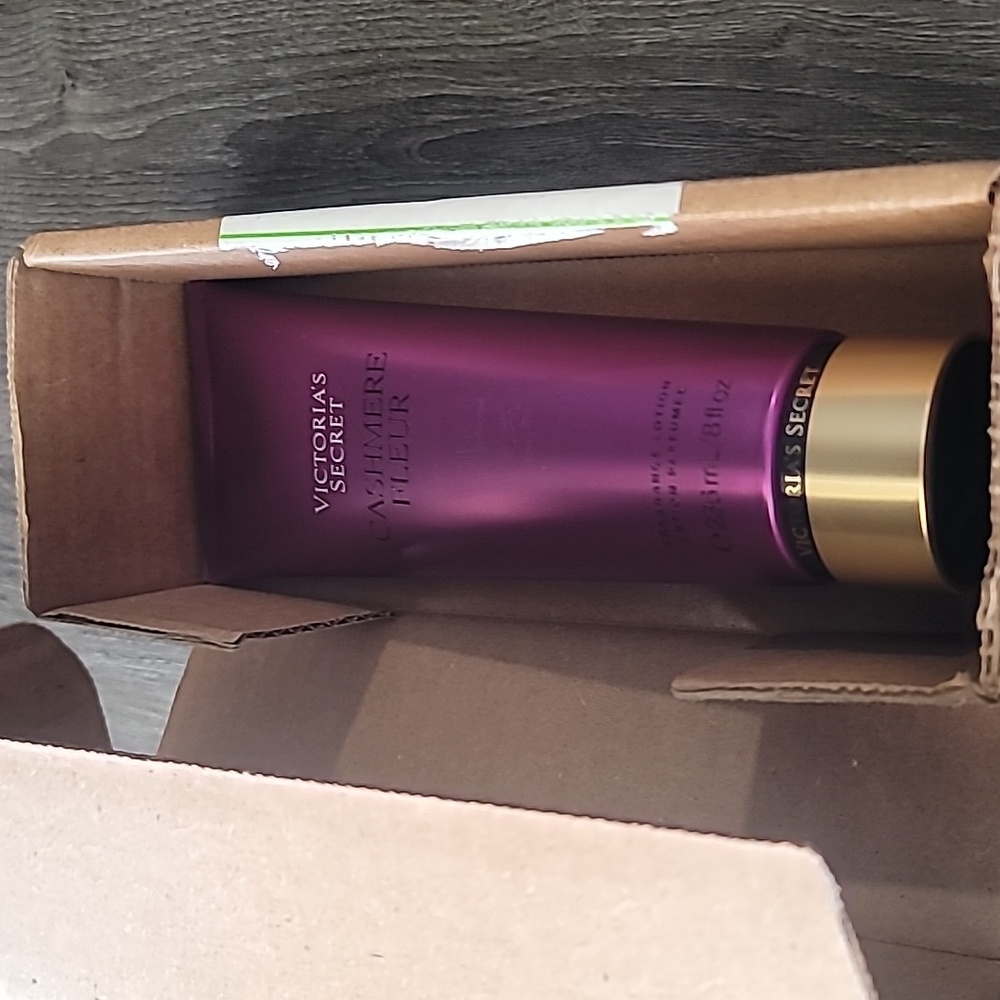 Victoria's secret Cashmere Fleur Fragrance Lotion NEW!